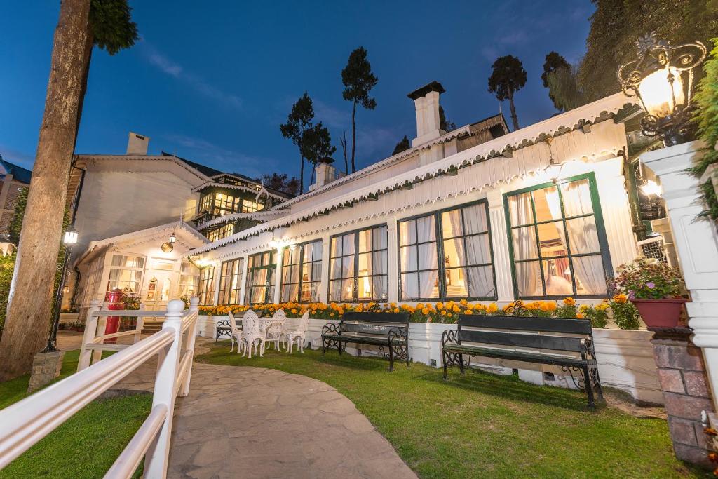 Couple friendly hotels in Darjeeling